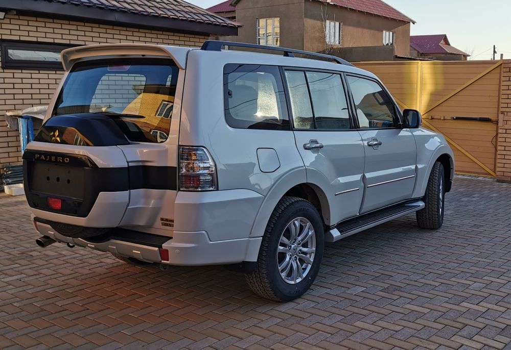 Продам Mitsubishi Pajero 4