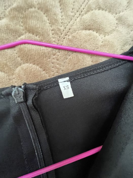 Rochie neagra cu maneci,marimea Xs