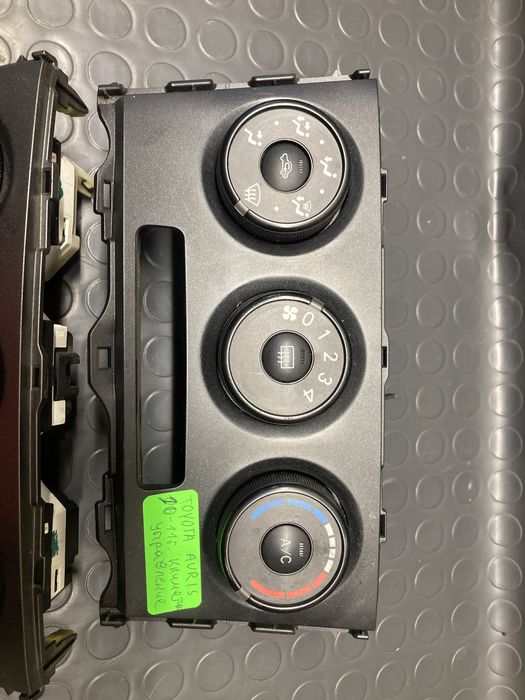 Управление климатик за тойота аурис/Toyota auris 06-11г