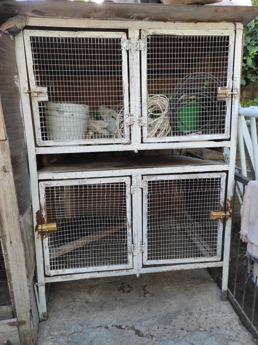 Клетка для животных -птиц .