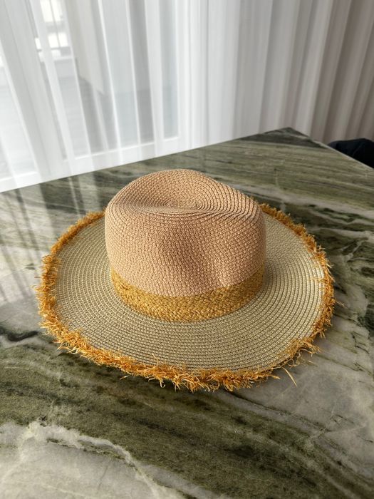 Дамска лятна шапка