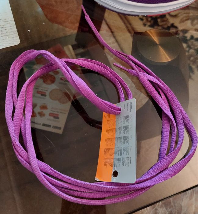 Кроссовки новые 41 (маломерки)