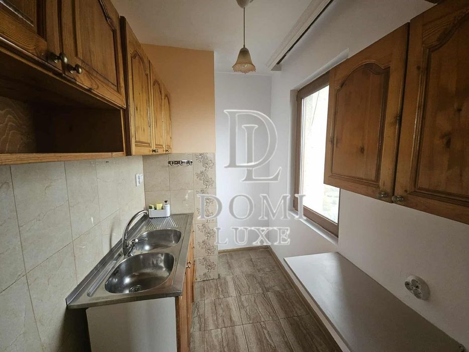 Продава се Тристаен апартамент в Шумен, Център - 63 кв.м за 1794 €/кв.м - Снимка #2