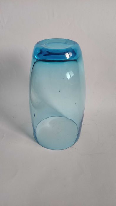 Ваза и свещник от цветно стъкло