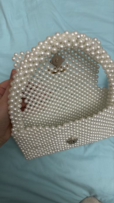 белая сумочка ручная