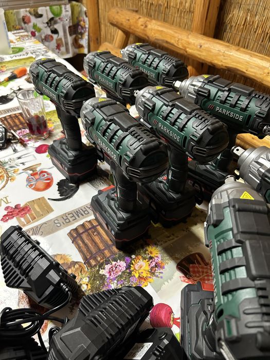 Bormasina impact 20v 400 Nm si 12v 5anp