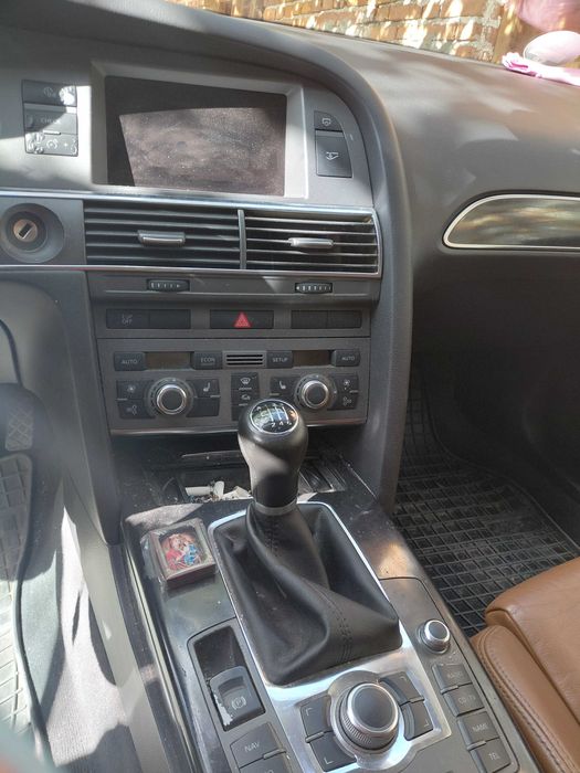 Audi A6 седан тъмно син