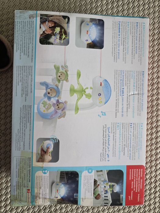 Mузикална въртележка от марката Fisher-Price.