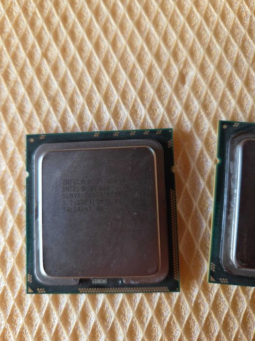 kit 2 procesoare INTEL XEON - L5640 - SLBV8 - 2,26/12M/5,86