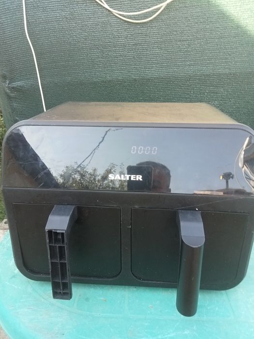 Vând friteuza dubla electrica cu aer cald