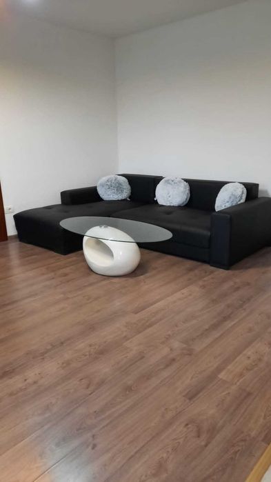Dau in chirie apartament cu 3 camere in prima nufarul.disponibil 15 09 2026.pret 400euro.nr tel 0763012919