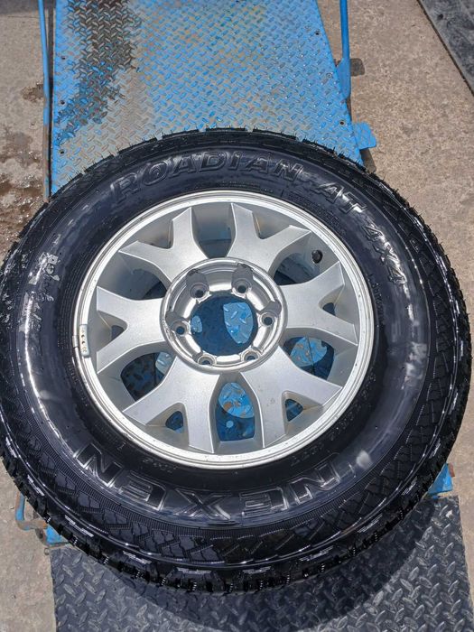 Продавам 4 броя гуми с джанти Nexen Roadian AT 4x4 (245/70 R16)