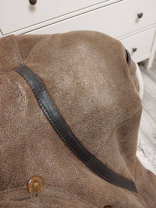 Продам дублёнку на девочку 6-7 лет