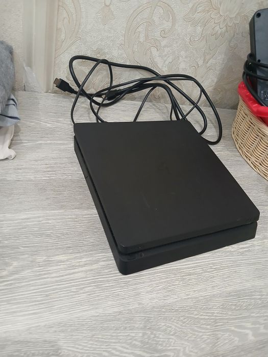 Play pls 4 slim 500gb