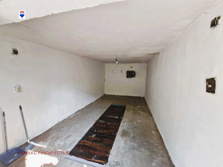 Продава се Гараж / Паркомясто в Русе, Здравец Изток - 20 кв.м за 1145 €/кв.м - Снимка #1