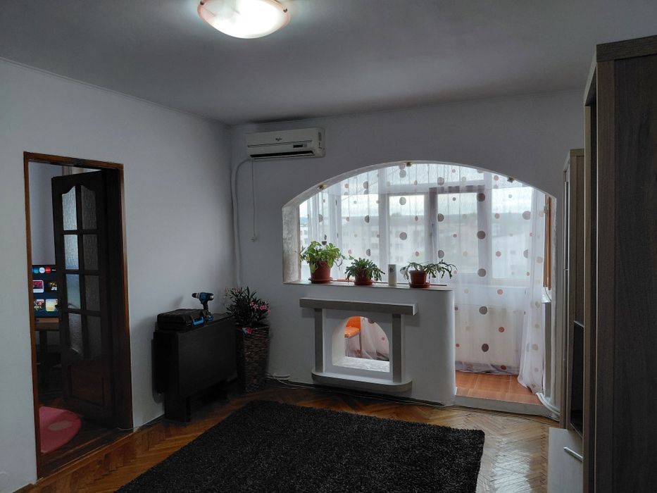 Inchiriez apartament 2 camere