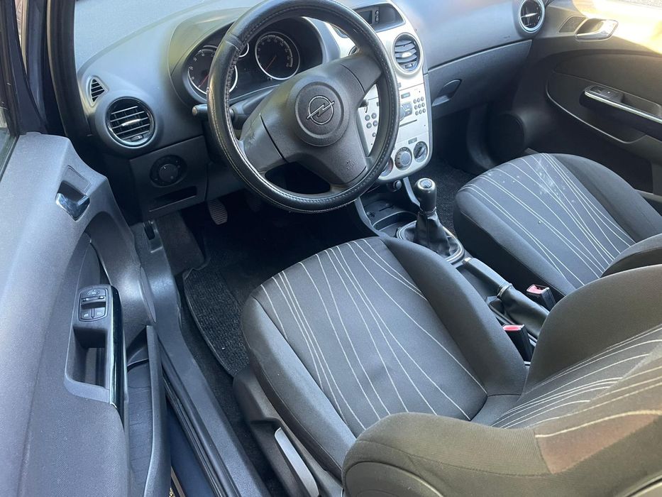 Vând schimb opel corsa d