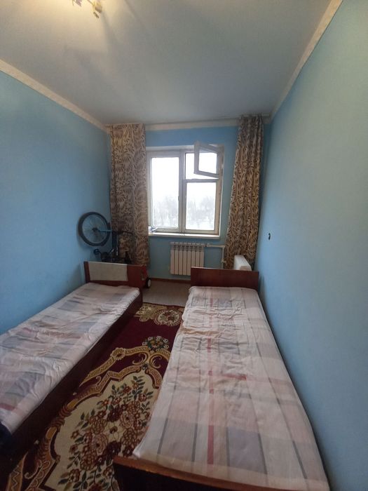 Срочно продается 3х ком кв в Чирчике 2 мкн 4 этаж рядом канечка