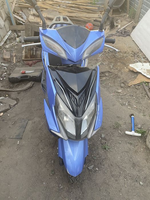Продам скутор 150 кубов