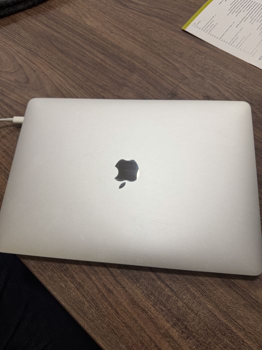 Macbook 13 m2 pro 8/256