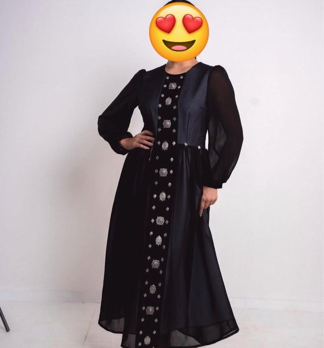 Красивая платье в национальном стиле