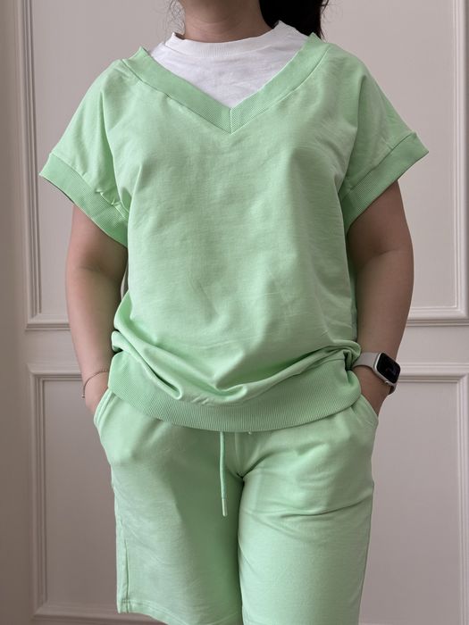 Продаю спортивные костюмы