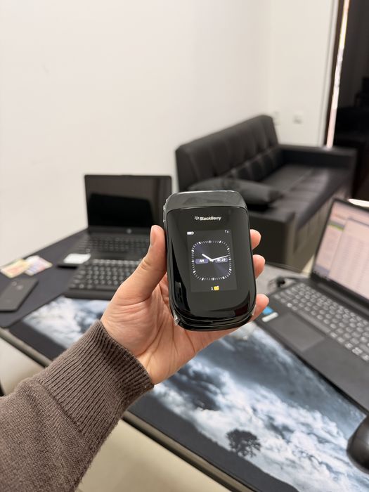 Perfectum Verizon Black Berry 9670 style