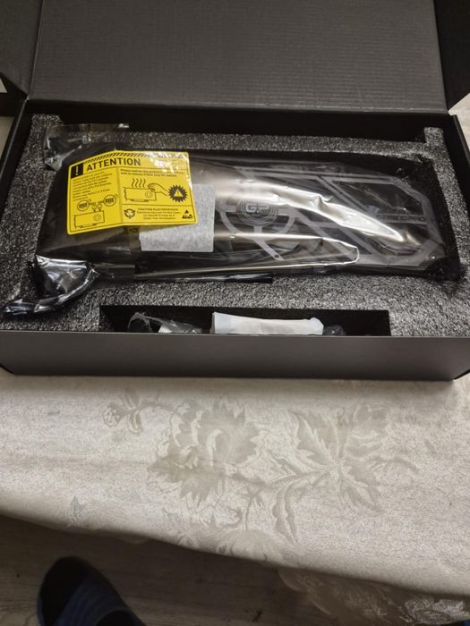 Видео карта и захранване . Използвани са 10 дни .