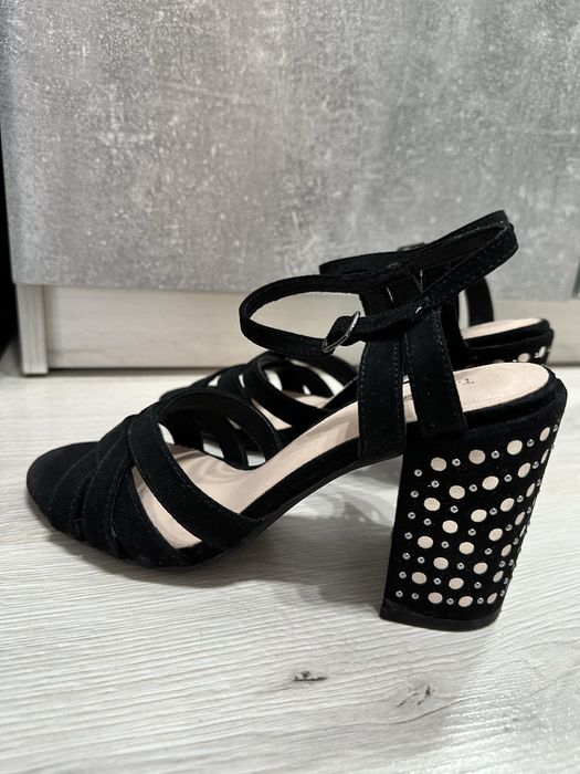 Босоножки очень красивые