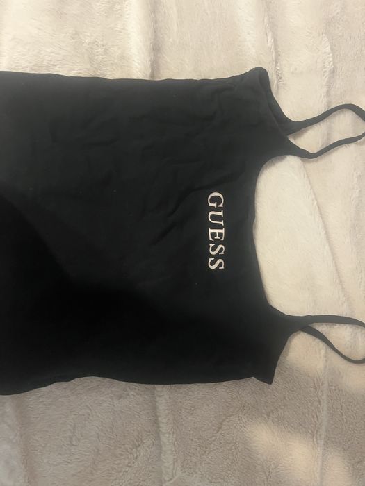 GUESS черна къса блузка с презрамки S