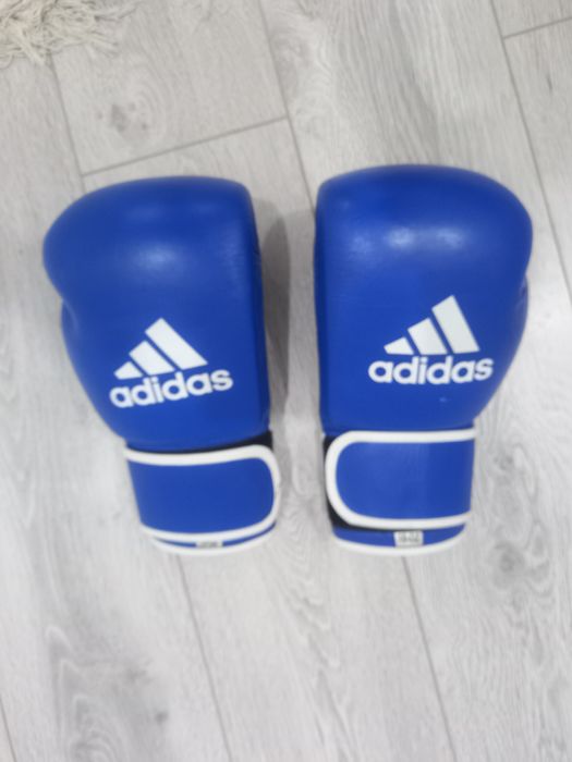 Боксёрские перчатки Adidas aiba