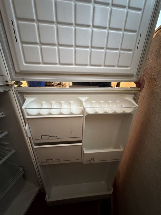 Холодильник бирюса