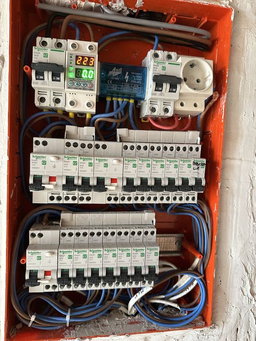 Sisteme de supraveghere și instalatii electrice