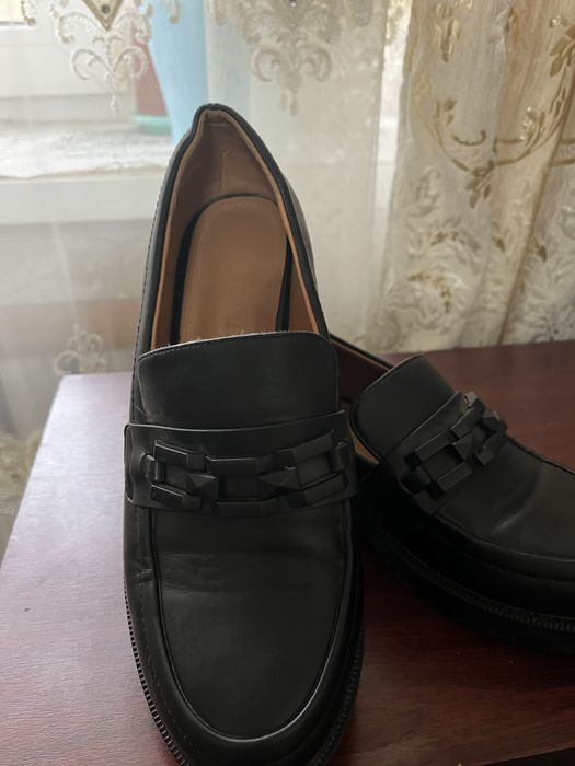 Продам кожаные туфли