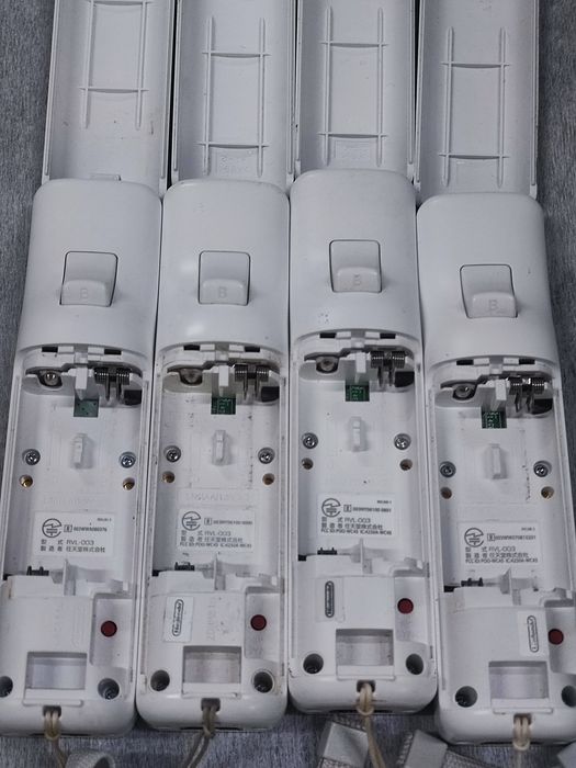 Telecomandă Nintendo Wii Remote originală RVL 003 albă