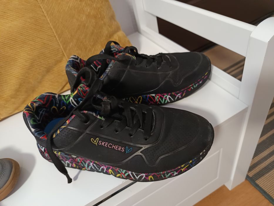 Adidași skechers mărimea 36