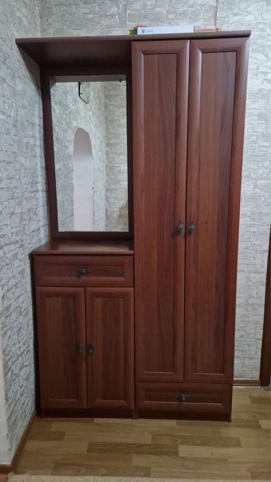 Шкаф,комод,прихожки