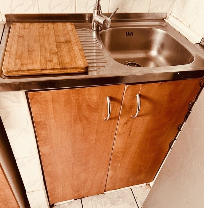 Mobila de bucatarie + hota Zanussi