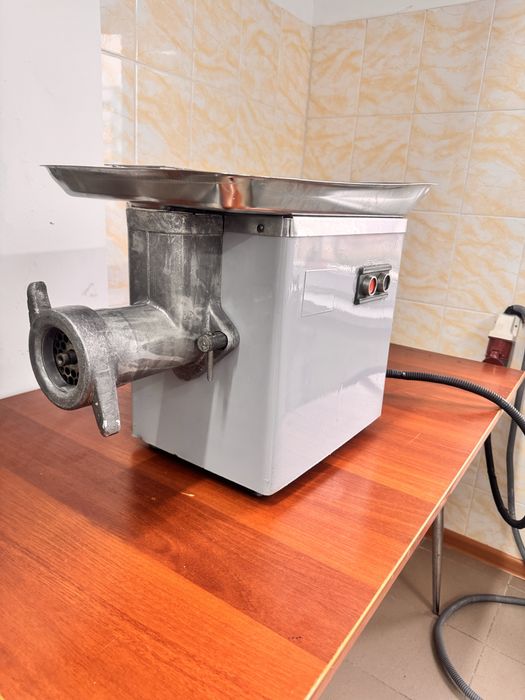 Продам мясорубку