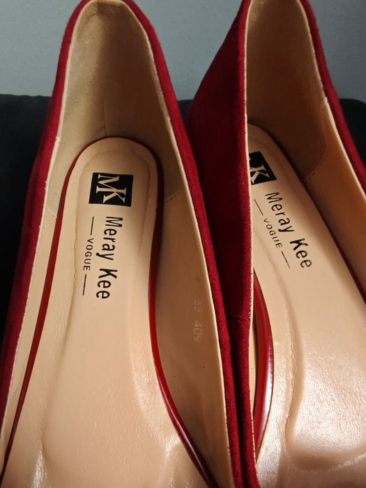 Продаётся туфли. Размер 40. Как новый