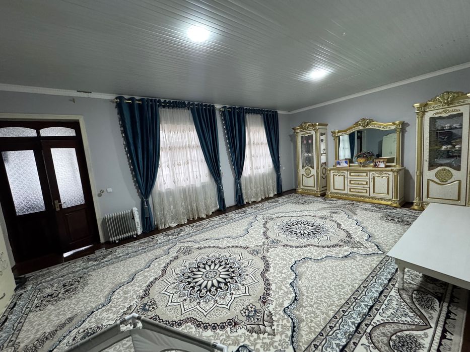 Uy hovli, Частный дом