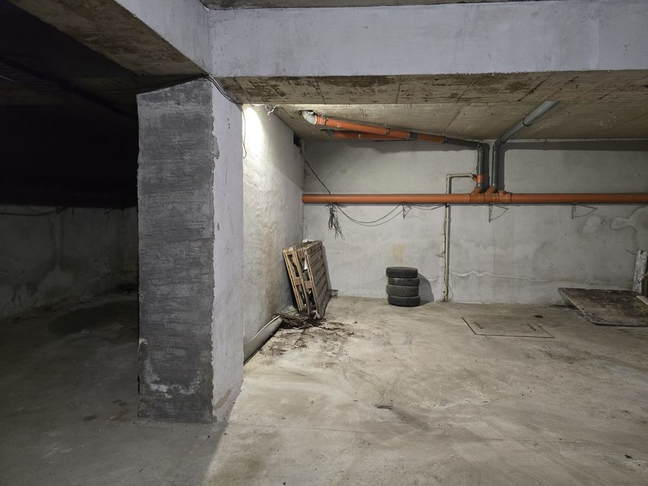 Подземен Гараж / Паркомясто