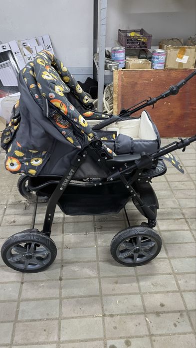 Продам коляску пилот