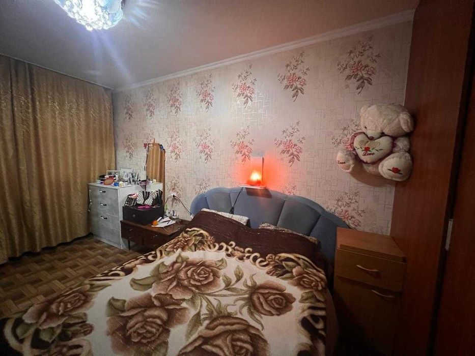 Продам 3 комн квартиру на 12мкр