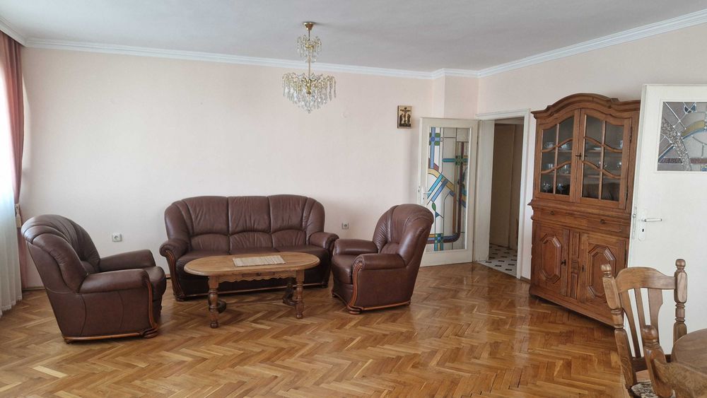 Дава се под наем Четиристаен апартамент в София, Малинова долина - 130 кв.м за 765 € - Снимка #1