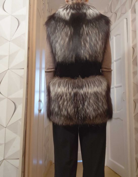Продам меховой жилет