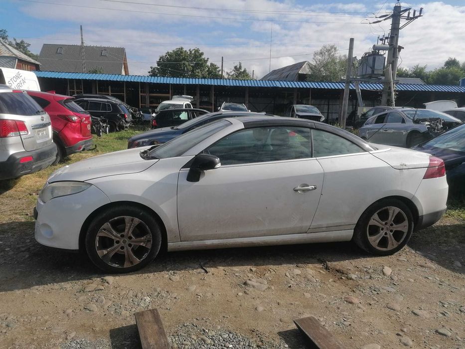 Dezmembrez Renault Megane CC decapotabil 1.4 B 2010