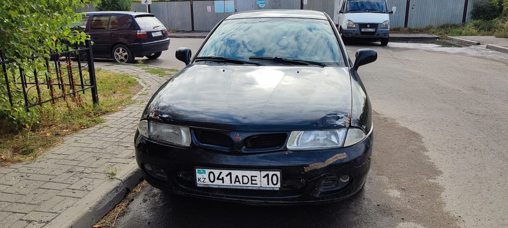 Mitsubishi Carisma