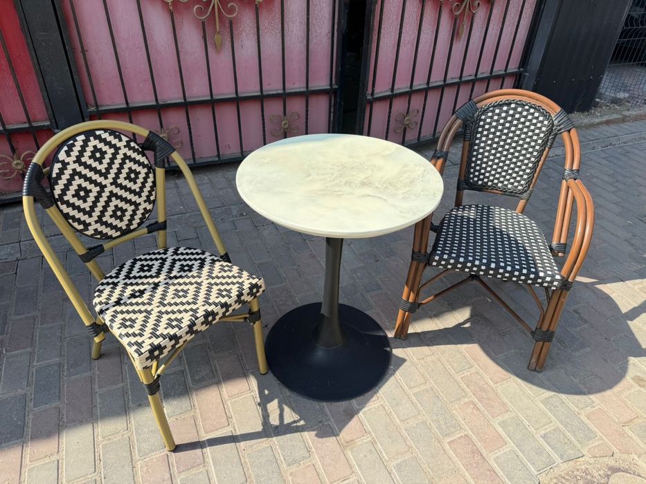 Продам столы и стулья для кафе, рестораны, летников