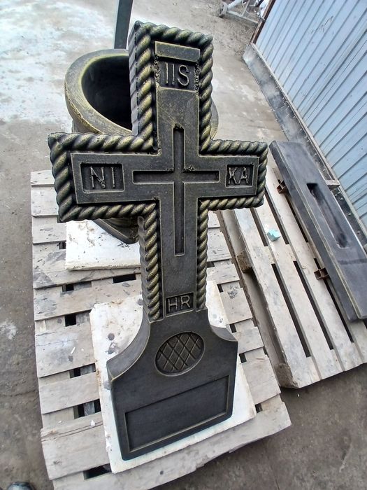 Cruce,monumente funerare,cruce ciment